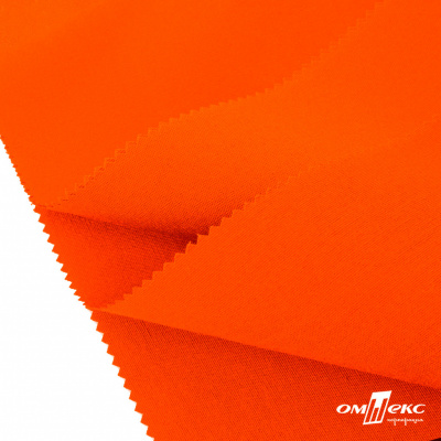 Ткань смесовая для спецодежды "Униформ" 17-1350, 200 гр/м2, шир.150 см, цвет люм.оранжевый - купить в Владивостоке. Цена 138.73 руб.